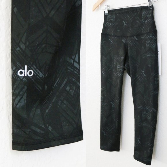 ALO Yoga Pants - NEW ALO Yoga High Waist Rise Airbrush Printed Cropped Capri Legging Black Indio